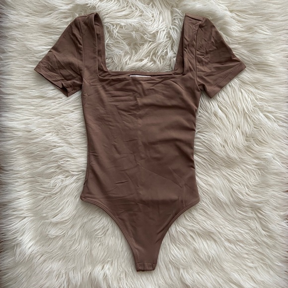 Aritzia Babaton contour square neck bodysuit in deep taupe - Picture 2 of 2